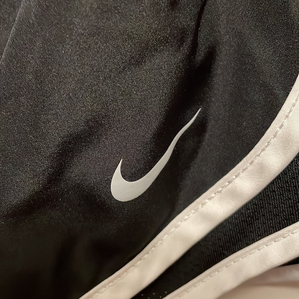 NIKE small women’s dri-fit running shorts black - Picture 3 of 3